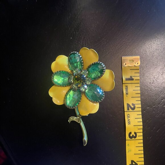 Vintage 1960s Flower Enamel Brooch with Rhinestones Yellow and Green - Picture 5 of 6